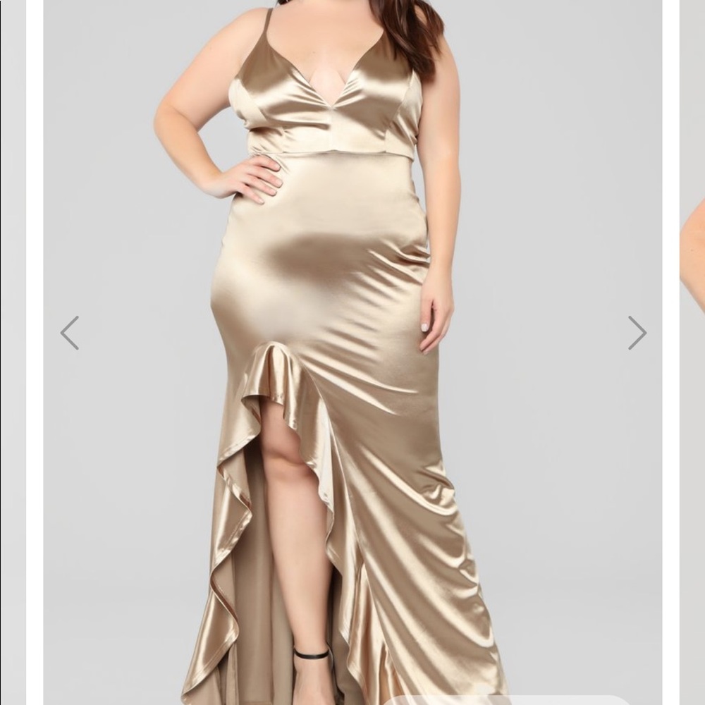 Fashion Nova satin dress never worn Tags included